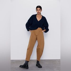 ZARA SLOUCHY JEANS WITH DARTS, Size 0